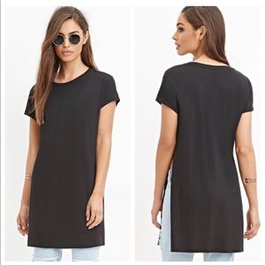 Forever 21 black split side tshirt